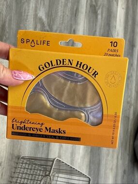Alife Gold Hydrogel Undereye Patches - Yellow Gold Packaging